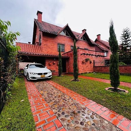 Hermosa Casa , Con Parqueadero En Rionegro Cerca Al Aeropuerto Villa Luaran gambar
