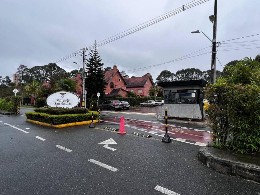 Hermosa Casa , Con Parqueadero En Rionegro Cerca Al Aeropuerto Villa Luaran gambar